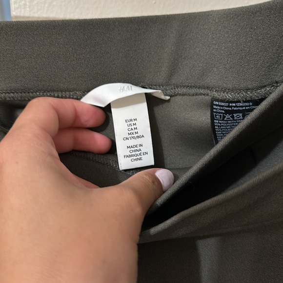 H&M Skort - Picture 2 of 3